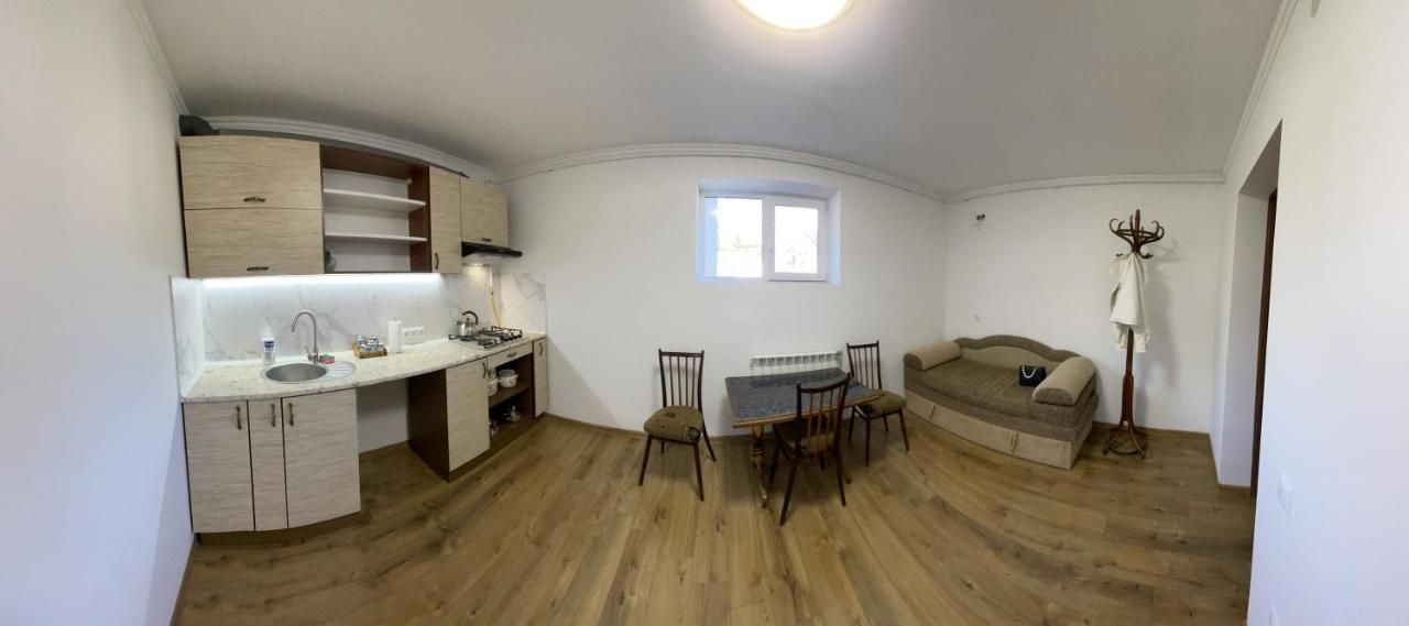 У Михайла Bed & Breakfast Truskavets Bagian luar foto